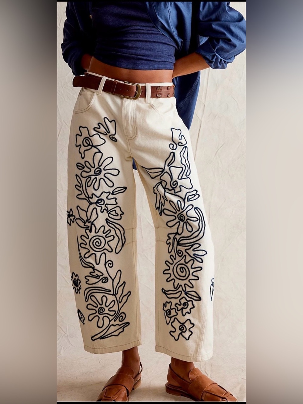 We The Free  Soutache Emboidered  Good Luck Barrel Jeans  Sz: 30